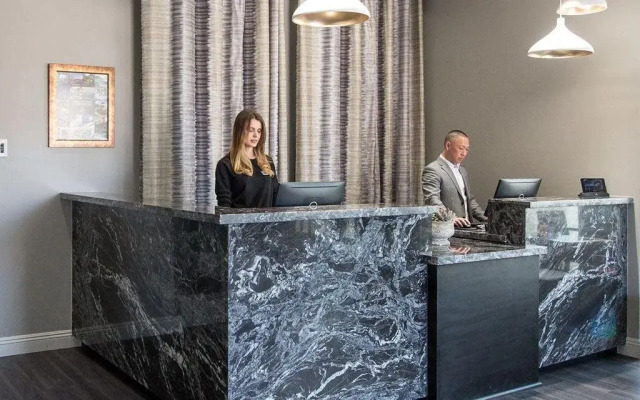 Elan Hotel