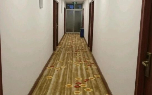 100 Inn Liangpin Hotel (Shanghai Deping Road Subway Station)