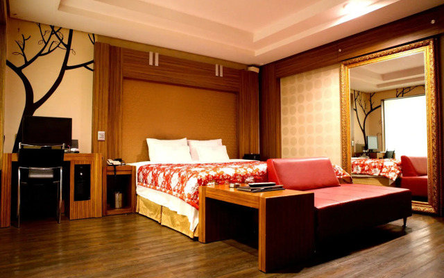 V Hotel
