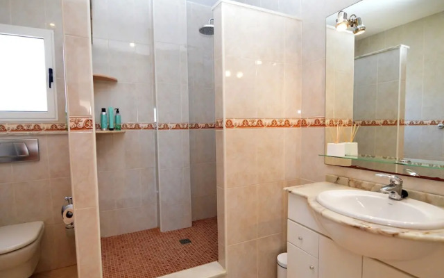 Captivating Villa in Rojales With Swimming Pool