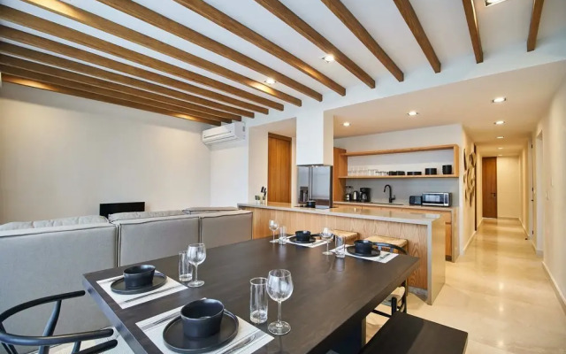 Pure Condos 302 By Lockey