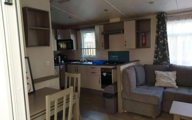 Bungalow de 3 chambres avec piscine partagee jardin clos et wifi a Saint Julien en Born a 4 km de la plage