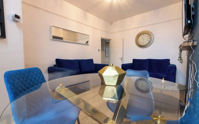 Salford City Oasis - Spacious 4 Bedroom House