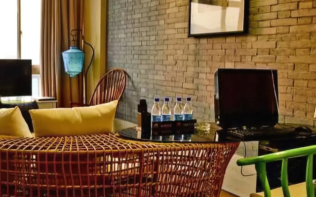 Holiday Inn Home Hotel