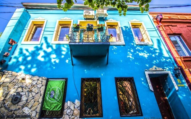 Stay in a Wonderfully Designed Villa in the Center of Tbilisi Old Town