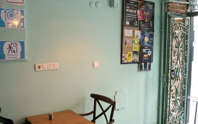Yolohostel