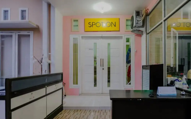 OYO Life 2417 Melati Residence