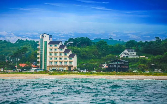Benikea Mountain and Sea Yangyang