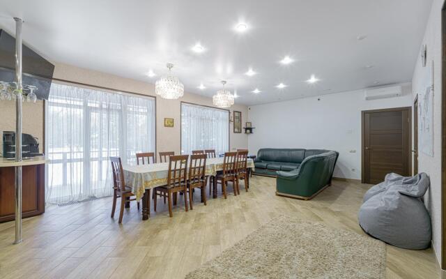Nikki's House