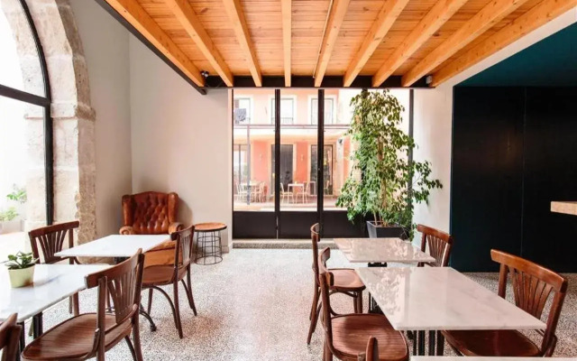 Dear Lisbon - Gallery House