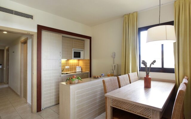 Nice Apartment With Airconditioning, 200 m. From Golfcourse