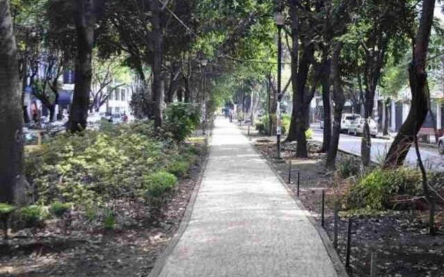 Best Location 3 bedroom apt in CONDESA