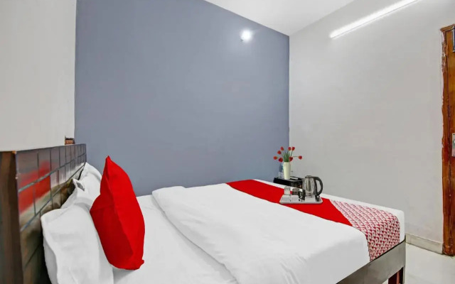 Oyo Flagship 703124 Hotel The Royal