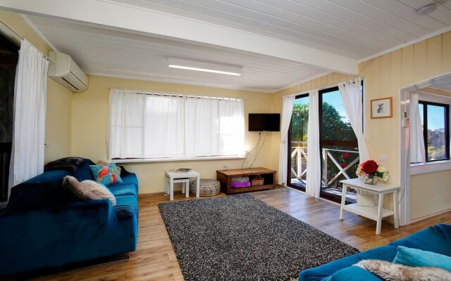 Tullys Hut - Walk to Hikes, Waterfalls, Views