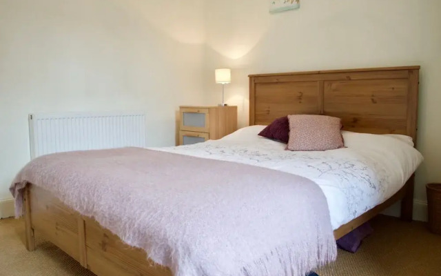 1 Bedroom Flat In Meadowbank