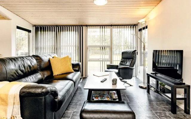 4 Star Holiday Home in Hals