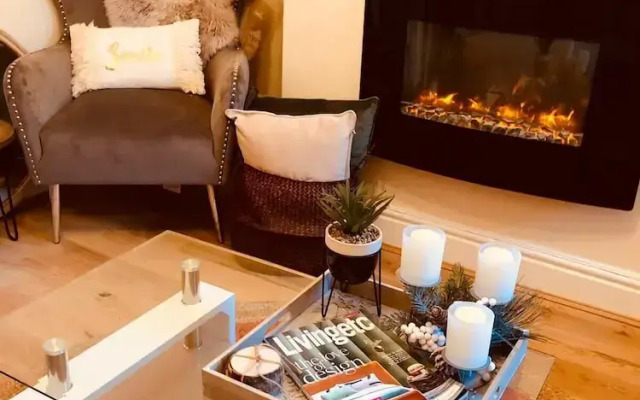 Lux Apartments 3 Bedroom House Eton