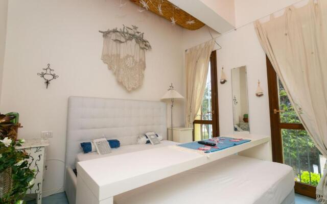 N233 - Numana, bilocale in residence con piscina