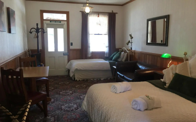 Settlers Cottage Motel