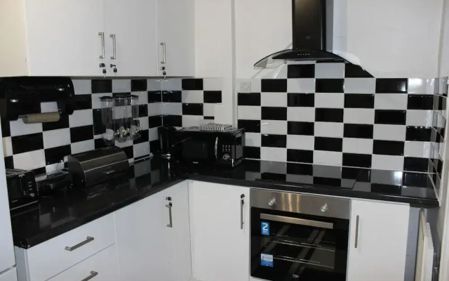 Lovely 4 Bed House London