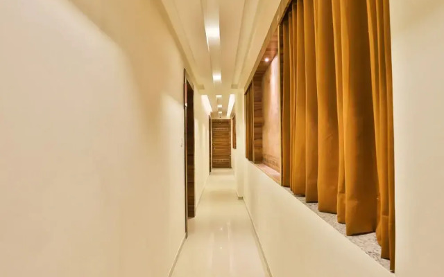 OYO 11922 Hotel Sunstar Inn