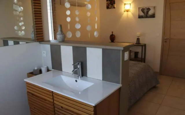 Les Oliviers gîte grand confort au calme