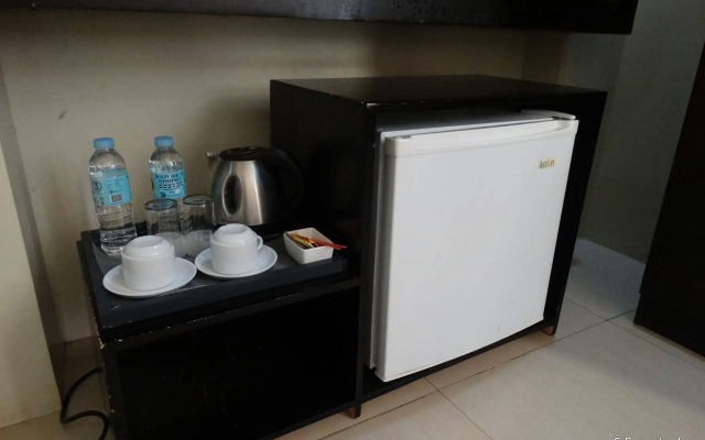 Holiday Suites Hotel & Resort