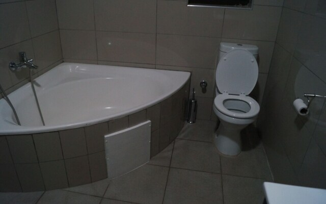 Miraton Eastgate Suites