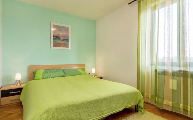 Detached 6 Bedroom House with Private Pool near Ližnjan