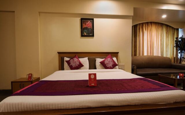 OYO 9739 Hotel Ratnalok