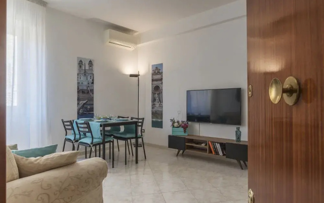 San Giovanni Apartment with Balcony