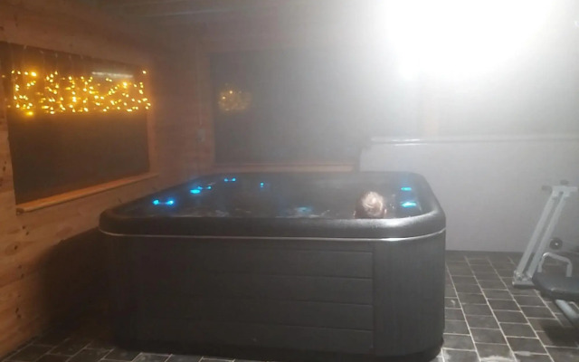 Very spacious house with sauna, spa and countryside views