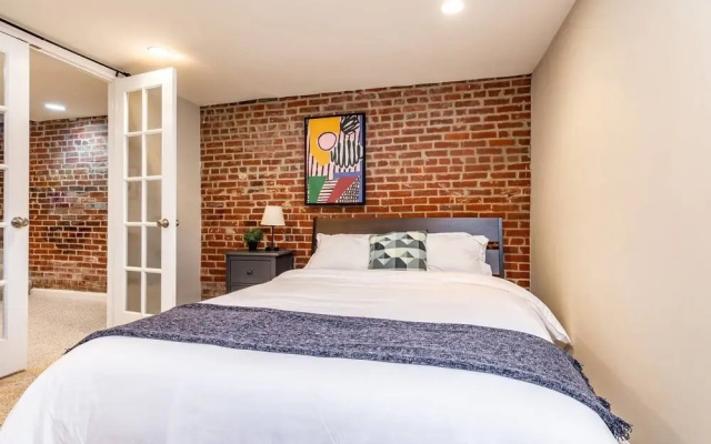 Astonishing Old Town Colonial Home w/parking by CozySuites