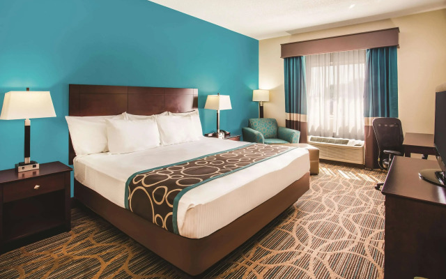 La Quinta Inn & Suites by Wyndham Evansville