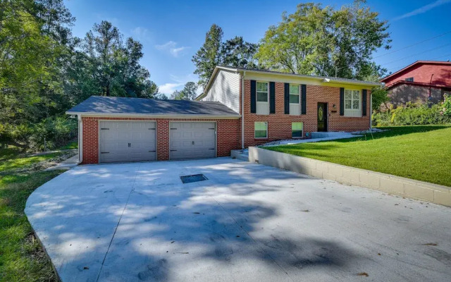 Family-friendly Tuskegee Home: 3 Mi to University!