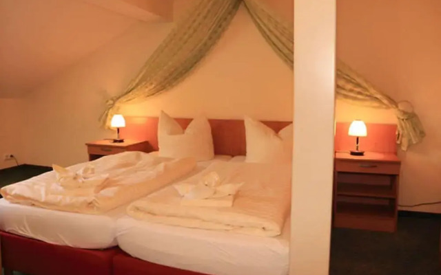 Strandhotel & Restaurant Mirow