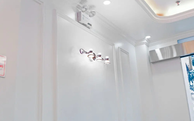 Hanoi Airport Suites Hostel & Travel
