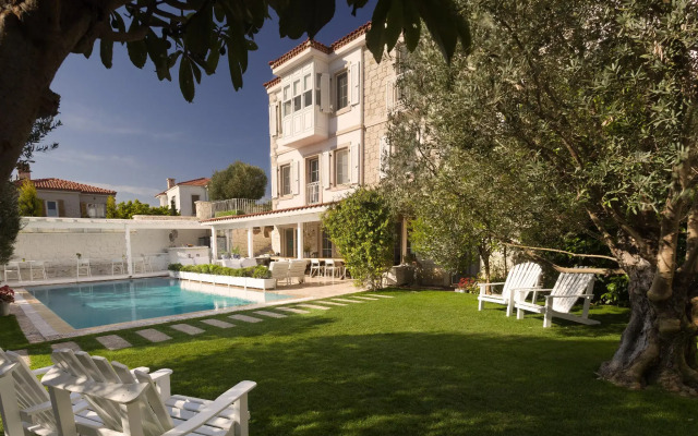 Peremere Alacati Hotel