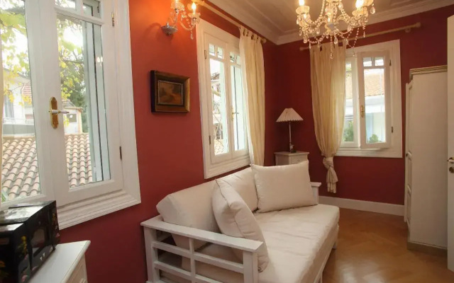 The Aigli 1800 Boutique Hotel