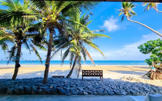 Saphli Villa Beach Resort