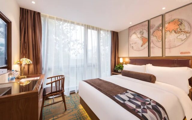 James Joyce Coffetel (Beijing Guomao Jianguomen Subway Station)