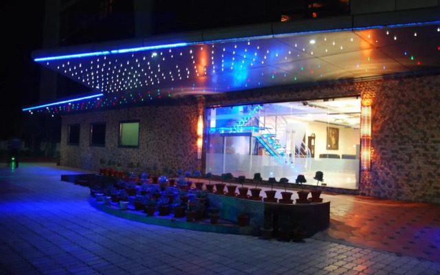 Wingston A TreeHouse Hotel Mathura