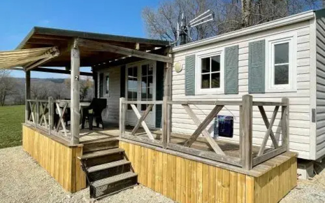 Jura mobile home