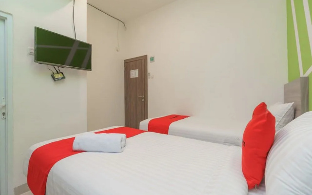 RedDoorz Plus near UIN Raden Fatah Palembang