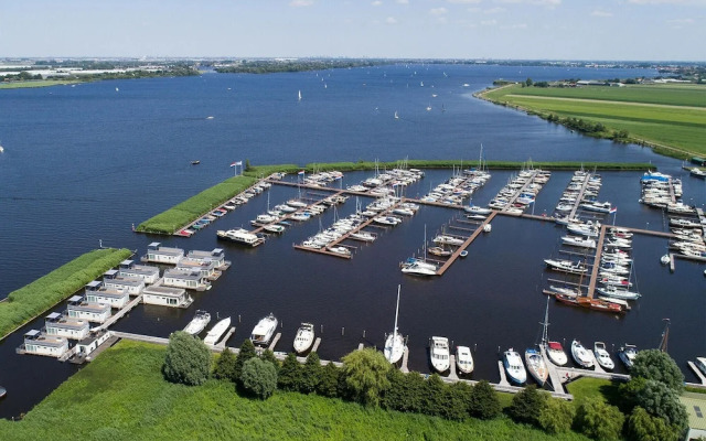 Awesome Ship/boat in Aalsmeer With 2 Bedrooms and Wifi