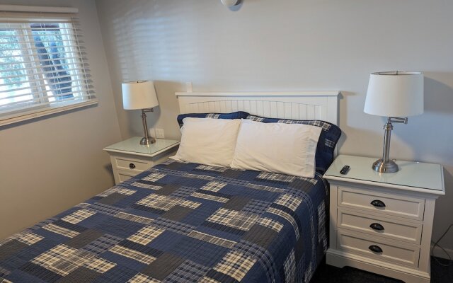 Majestic Rockies Motel