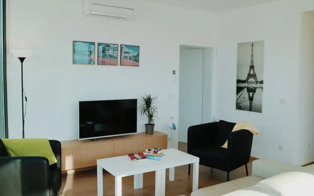 White Cloud Apartments