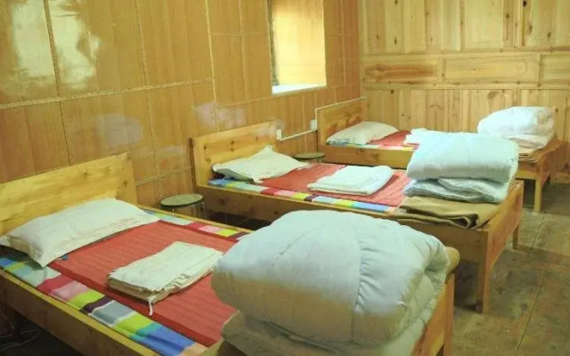 October Daocheng Youth Hostel