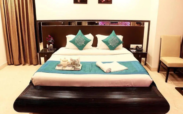 OYO Premium Harish Mukherjee Road