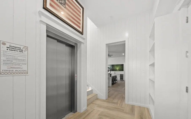 Maritime Manor in Siesta Key